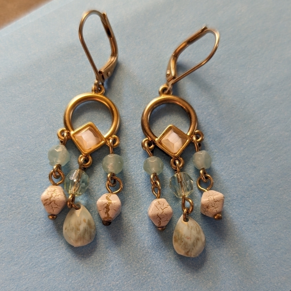 🍀 vintage Boho Earrings beaded gold tone hook clasp green cream stones da…
